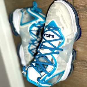 Lebron 19 space jam edition